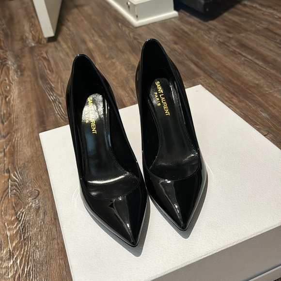 SAINT LAURENT

Leather opyum 85mm - Picture 4 of 4